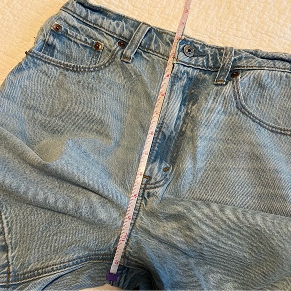 Abercrombie & Fitch The Loose Short High Rise Light Wash Shorts 25/0 - Picture 9 of 10